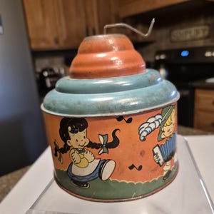 Ohio Art Tin Litho 1940&#39;s Noise/Music Maker - #124