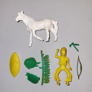Marx or TimMee Plastic - Toy Indian/Horse/Accessories - 1960&#39;s