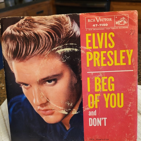 Elvis Presley - 45 RPM Record And Sleeve - Don't/I Beg Of You