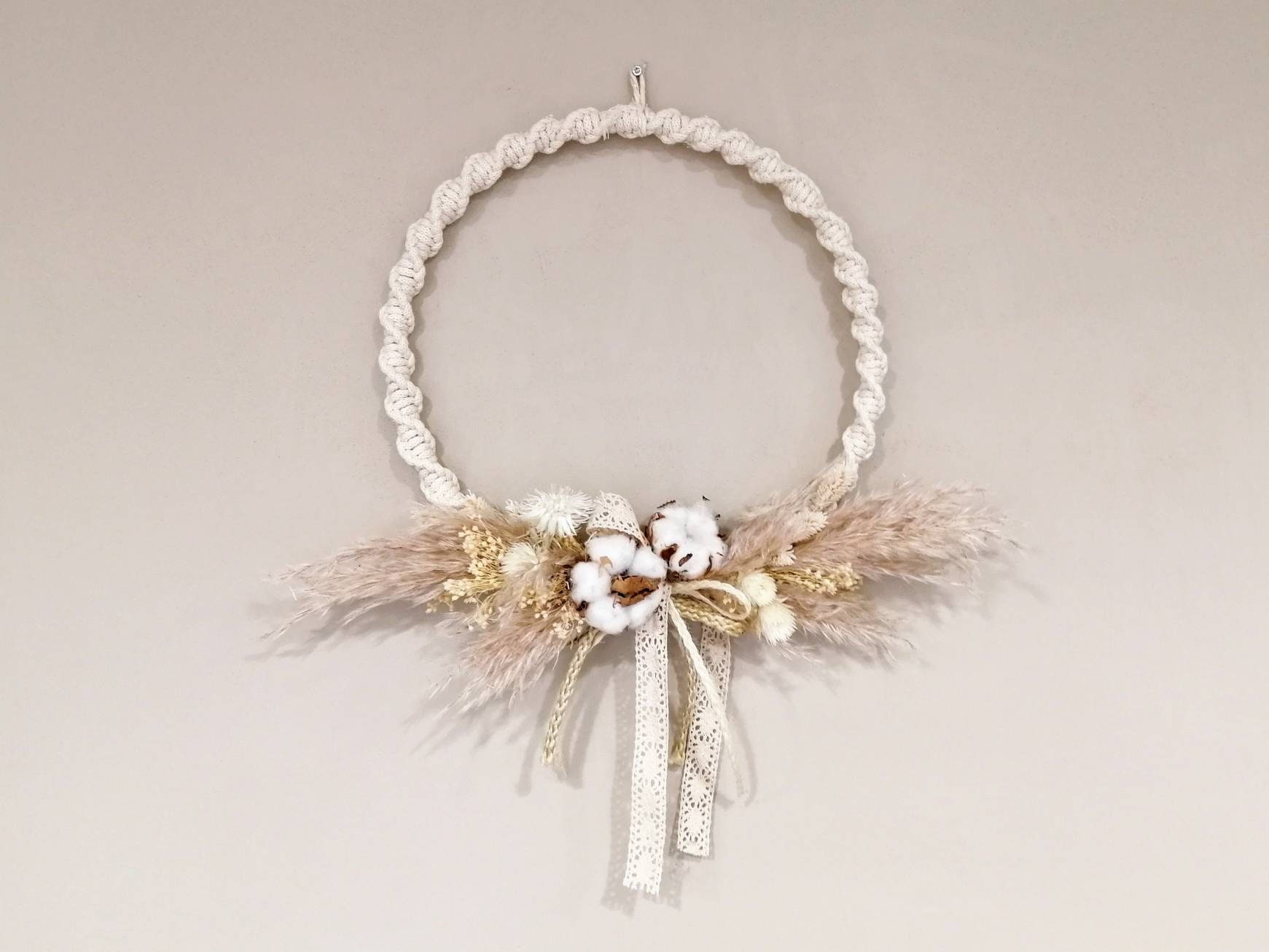 Couronne de Fleurs Séchées et Macramé
