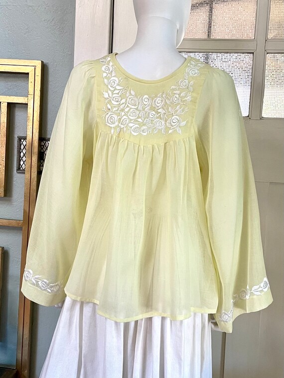 True Vintage 70s Small pale Yellow Voile embroide… - image 8