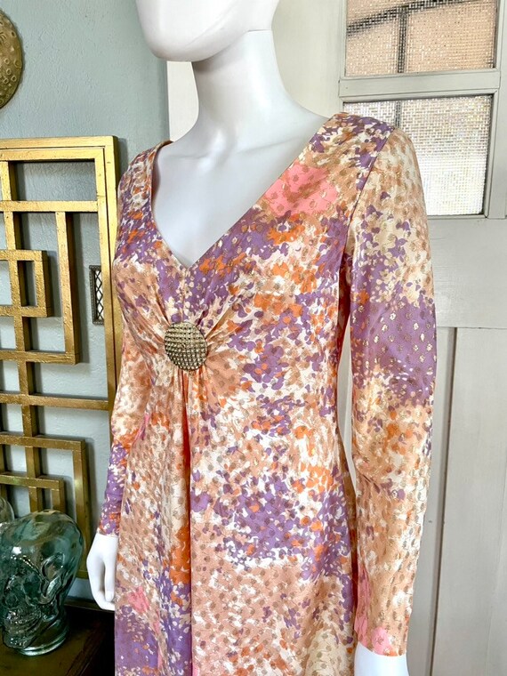 True Vintage 70s Medium lavender and pink and gol… - image 7