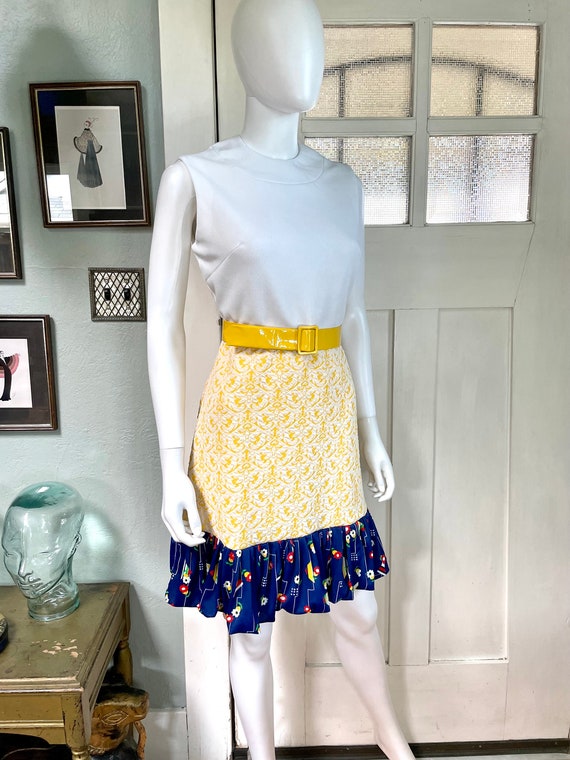 True Vintage 70s Medium yellow and white belted d… - image 2