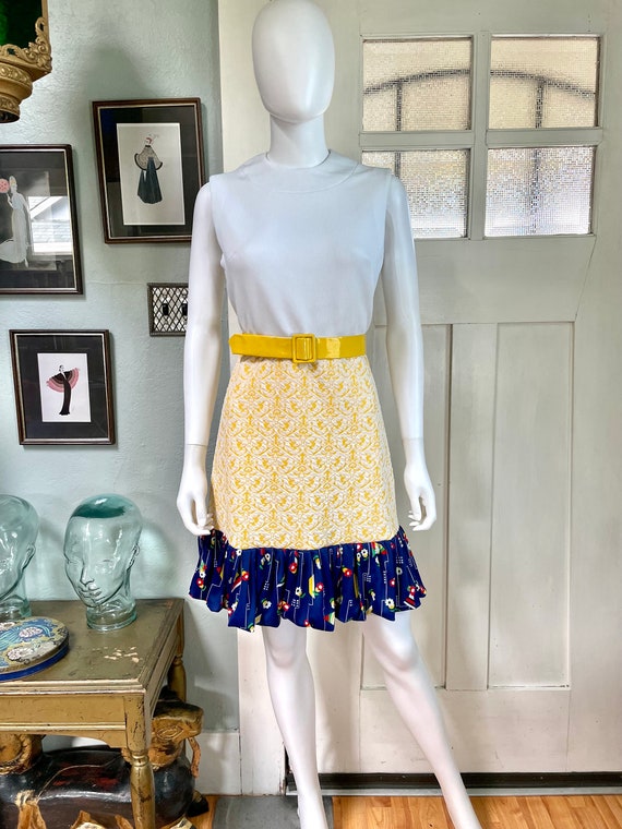 True Vintage 70s Medium yellow and white belted d… - image 3