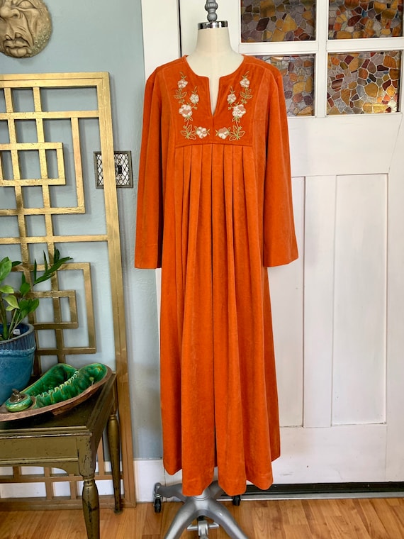 Vintage 70s Midi Length Miss Elaine Caftan Robe, M
