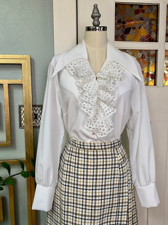 Vintage 60s White Blouse with Ruffled Jabot and La