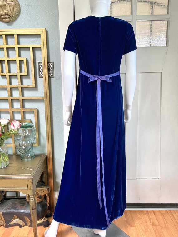 True Vintage 70s Small sapphire blue velvet maxi … - image 8