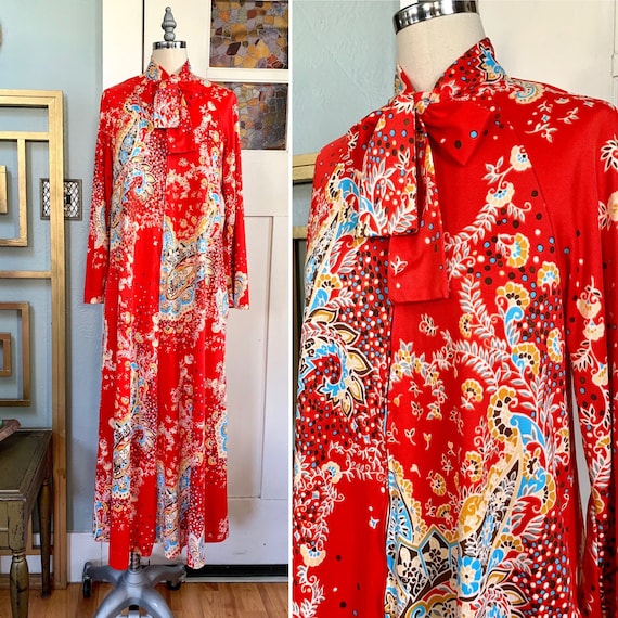 Vintage 70s Red with Floral Paisley Print Lounging