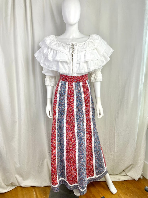 True Vintage 70s Medium Large red and blue calico… - image 3