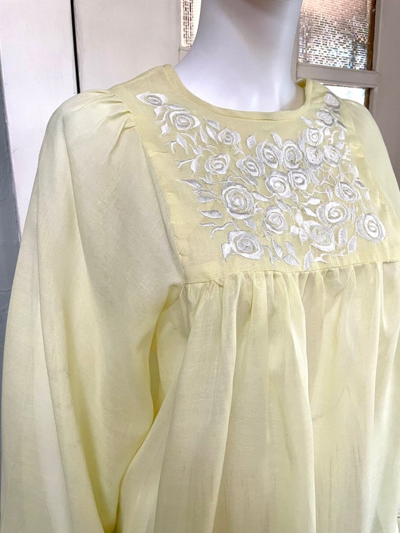 True Vintage 70s Small pale Yellow Voile embroide… - image 5