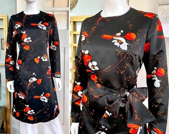 True Vintage 70s Medium black with orange Floral print Dress