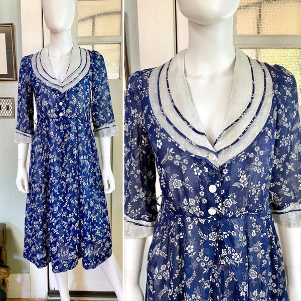 True Vintage 30s Small dark blue floral cotton and organdy collar summer dress