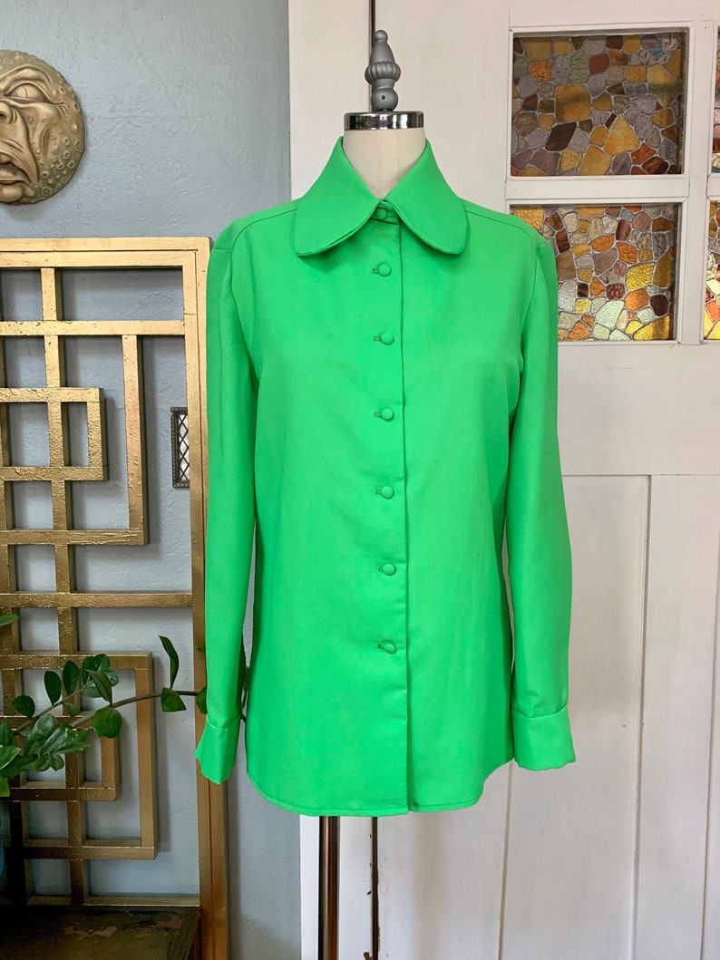 vintage collar blouse