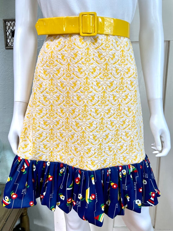 True Vintage 70s Medium yellow and white belted d… - image 5