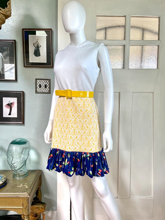 True Vintage 70s Medium yellow and white belted d… - image 4
