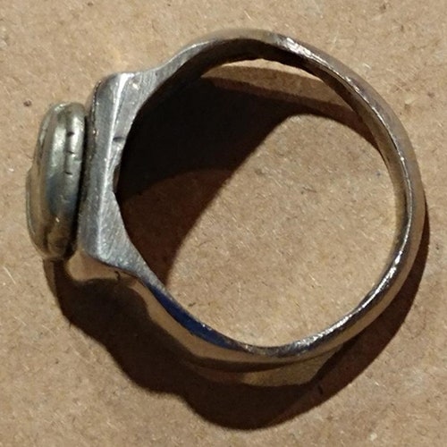 7275----vintage Trojan figure silver tone ring - great mean football game face shops