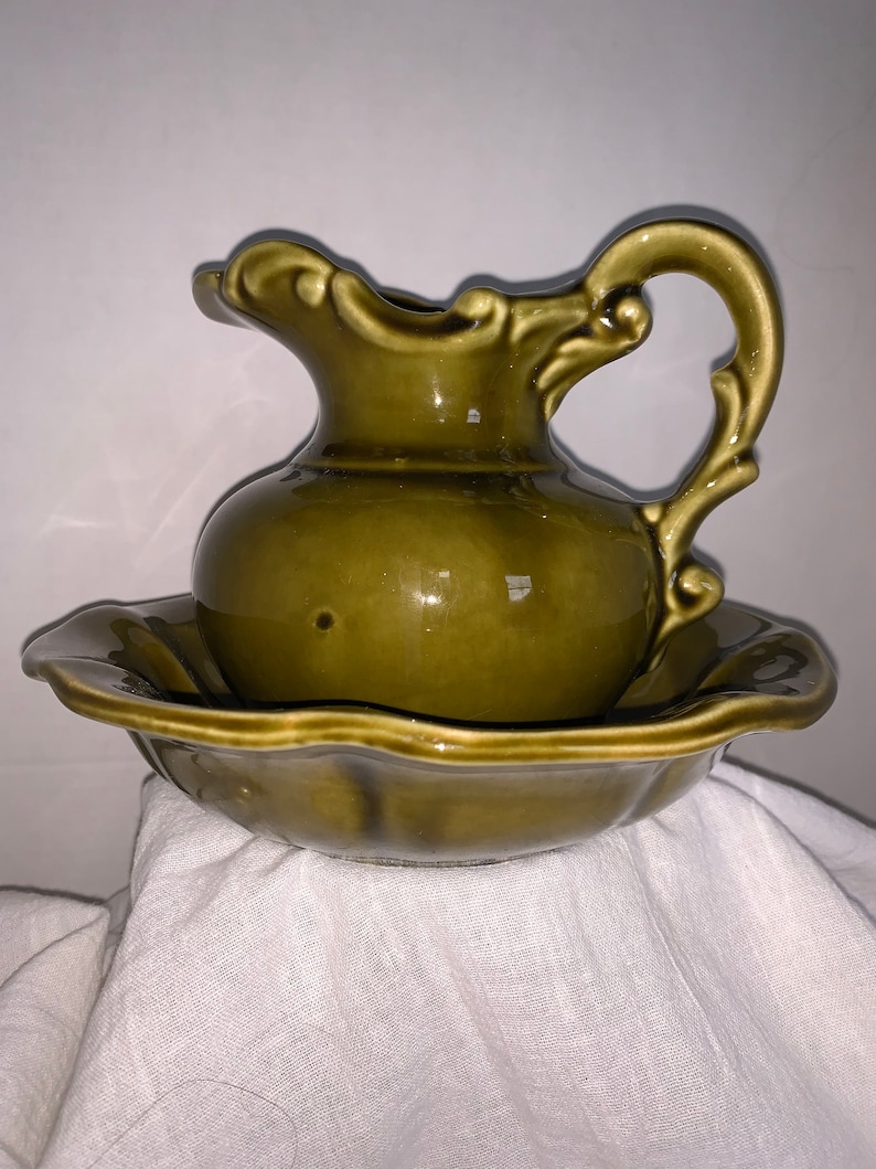 1970/'s McCoy Avocado color Small Pitcher and Bowl