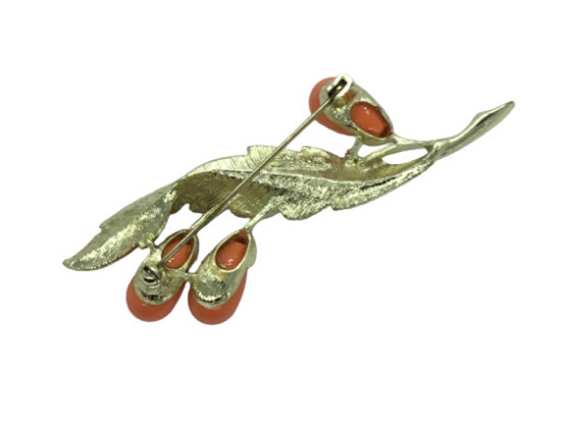 Sarah Coventry Brooch Pin Signed Coral Colored Buds Gold Tone Floral Leaf