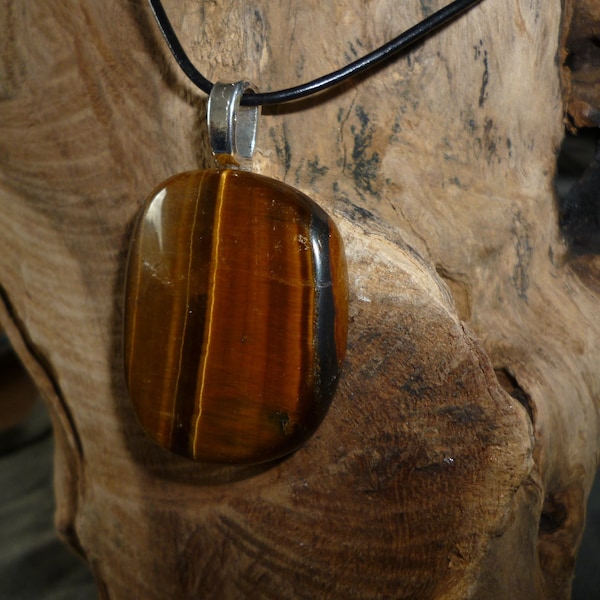 Tiger eye pendant/disc stone pendant/healing stone+a leather strap approx. 60 cm long. Tiger Eye bestows courage, protection and security