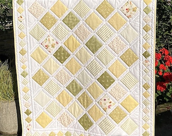 Couettes pour bébés LATTICE faites à la main en 3 variations de couleurs différentes - taille environ 118 x 136 cm / 47 x 54 pouces