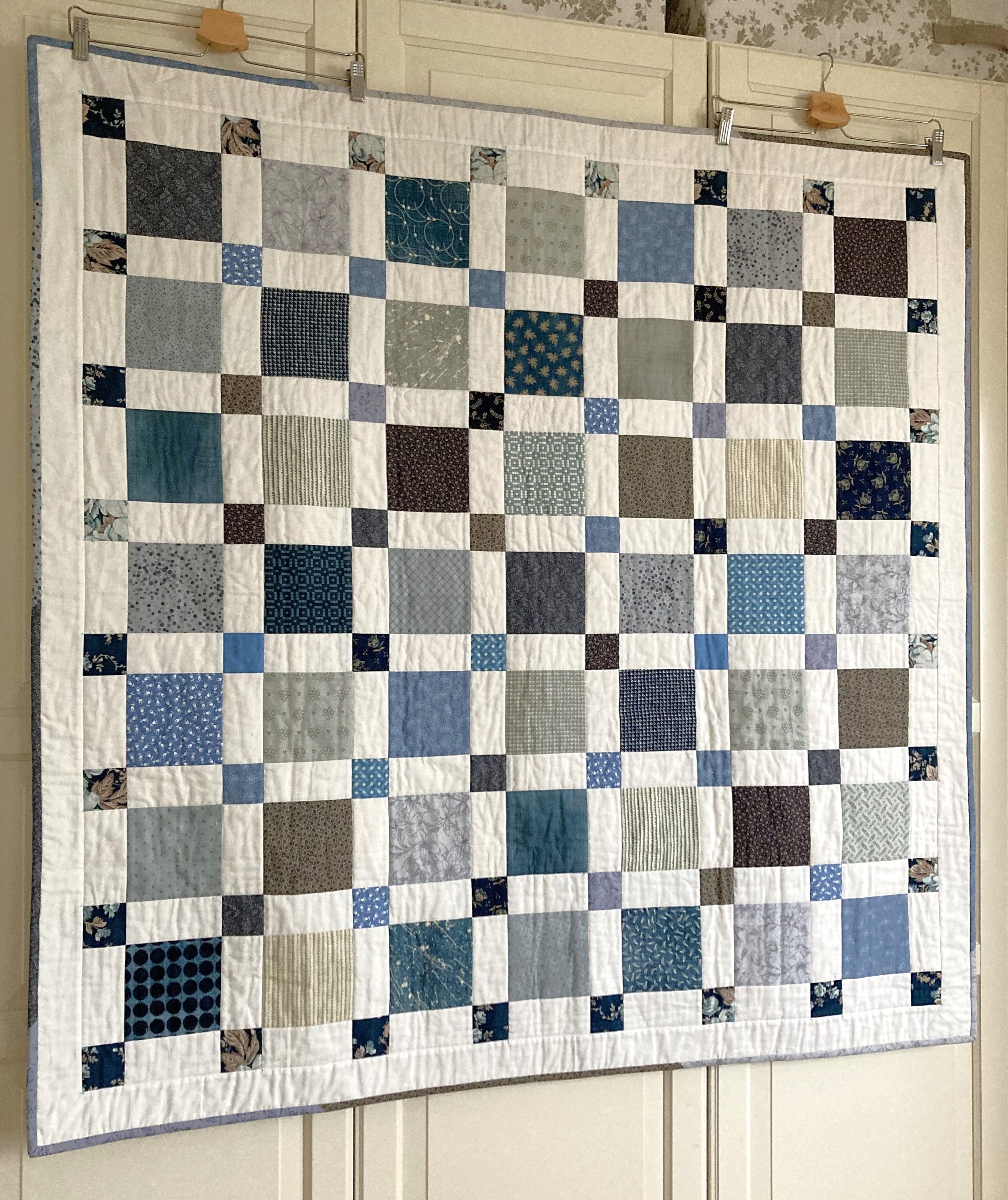 Courtepointe faite main SIMPLE SQUARES en bleu et blanc - Taille 130*130 cm/51*51 pouces - Courtepointe faite main Simple Squares