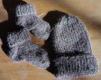 Handknit Baby Sock and Hat Set