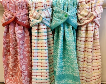 Stay Put Kitchen Hanging Towel- Hanging Hand Towel -Bathroom Towel- Pioneer Woman Print Towels- Snappy Towels- Tea Towel- Housewarming Gift