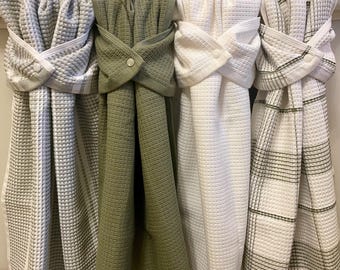 Stay Put Kitchen Hanging Towel- Hanging Hand Towel -Bathroom Towel- Green Print Towels- Snappy Towels-Tea Towel- Housewarming Gift-