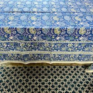 Spargelgrün mit hellblauer und weißer Tischdecke, indische Tischdecke mit handgedrucktem Block, florale Baumwolltischdecke, Leinentischdecke