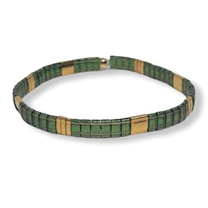 Bracelet de perles Tila, Bracelet de perles plates, Bracelet stretch, Bracelet empilable, Bracelet vert et or, Bijoux minimalistes