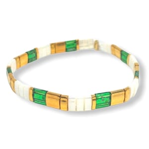 Bracelet de perle de Tila, bracelet de perle plat, bracelet extensible, bracelet empilable, bracelet vert et or, bijoux minimalistes, boho, chic