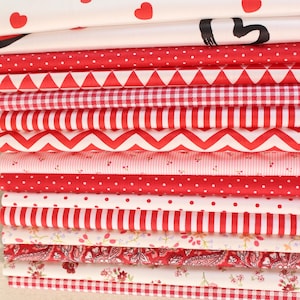 50 Nähen Handwerk Roter Baumwollstoff Quilten, Print Stoff Bundle, vorgeschnitten 5 "Charme Pack Patchwok Quadrate Scraps Lot DIY