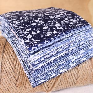 Tessuto floreale blu misto 100, tessuto pretagliato da 4 pollici, patchwork di tessuto, fascio di tessuto, resti di ritagli di tessuto, cucito artigianale fai da te al 100% cotone