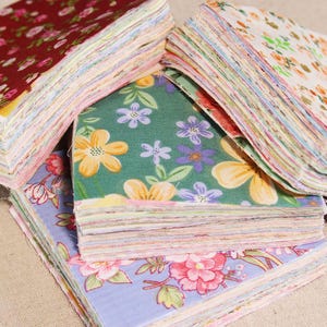 50 ritagli di tessuto stampato misto, confezione da 4" quadrati, tessuto per trapuntatura floreale, tessuto per patchwork, 100% cotone, cucito fai da te