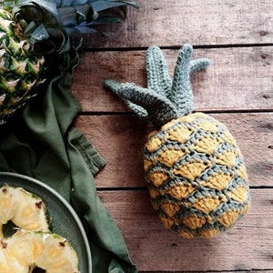 Crochet pineapple for play kids kitchen, educational sensory toys, pretend play food, crochet food, kids birthday gift, waldorf toy for kids