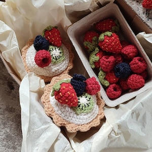 Crochet fruit cupcake, pretend play bakery, cafe. Crochet sweet muffins, kids kitchen accessories. Kids cooker, birthday gift for toddler.