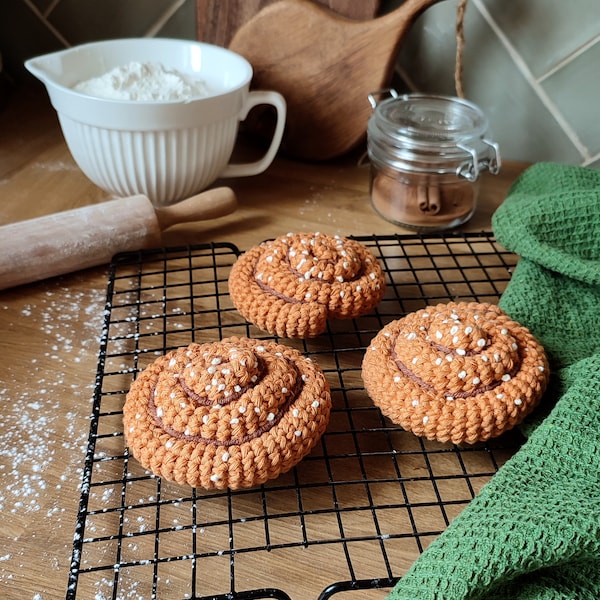 Cinnamon roll, crochet food for play kids kitchen, pretend play, childrens kitchen accessories, play grocery, birthday gift for toddler.