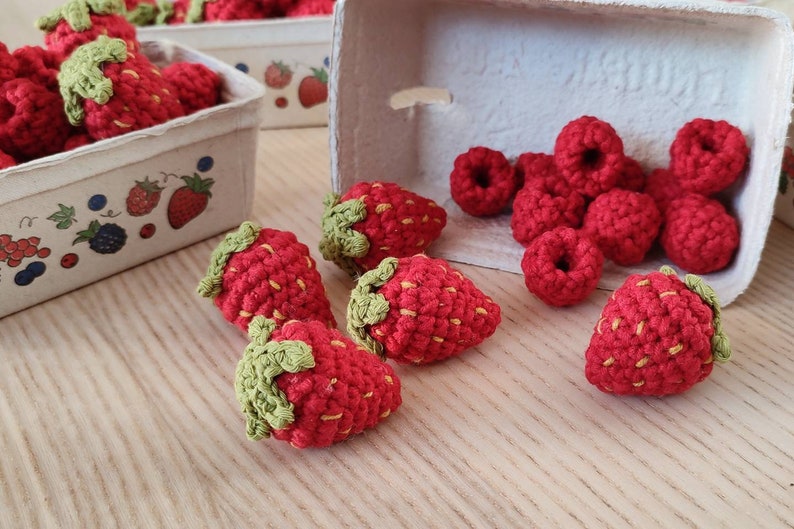 Set of crochet 5 strawberries and 10 raspberries for play kids kitchen, birthday gift toddler, pretend play fruits, beautiful handmade toys. image 7