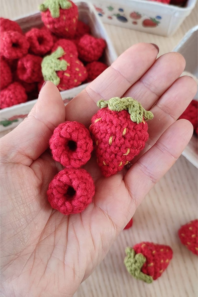 Set of crochet 5 strawberries and 10 raspberries for play kids kitchen, birthday gift toddler, pretend play fruits, beautiful handmade toys. image 6