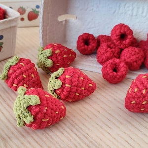 Set of crochet 5 strawberries and 10 raspberries for play kids kitchen, birthday gift toddler, pretend play fruits, beautiful handmade toys. image 4