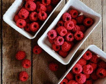Crochet Raspberries (25): Handmade Cotton Play Food for Kids Kitchen, Educational toys for toddlers, Pretend play food, kitchen accessories.