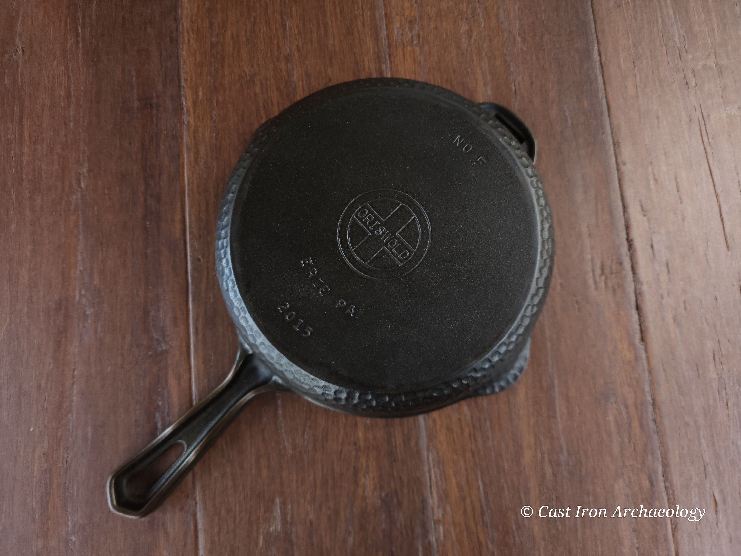 Griswold 5 Hammered Finish Cast Iron Skillet With Matching Etsy
