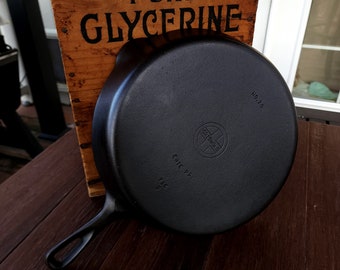 Cast Iron Guys - Griswold skillet griddle #108 with large logo (p