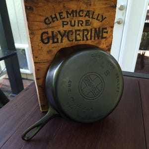 Griswold #8 Gusseisenpfanne mit großem Block-Logo Restauriert
