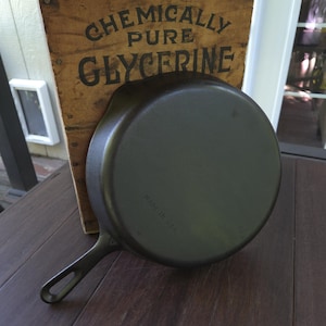 Wagner #8 Cast Iron Grill Skillet Unmarked Restored