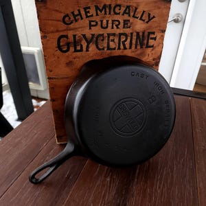 Griswold #8 Gusseisenpfanne mit großem Block-Logo Restauriert