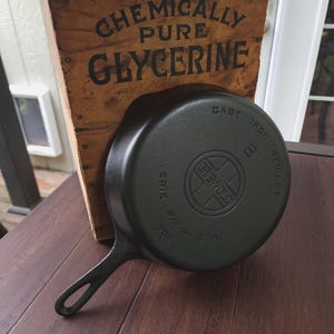 Griswold #8 Gusseisenpfanne mit großem Block-Logo Restauriert