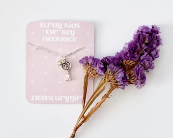 Stray Kids "Cle" Silver Key Necklace [+freebie]