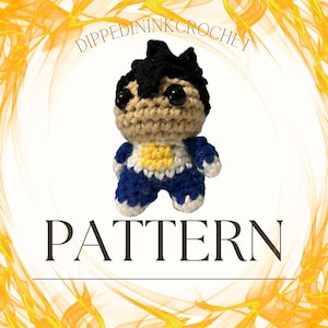 Può includere: Schema all'uncinetto per un personaggio blu e bianco con capelli neri e accenti gialli. Lo schema è intitolato "PATTERN" e il nome del creatore è "DIPPEDINKCROCHET".