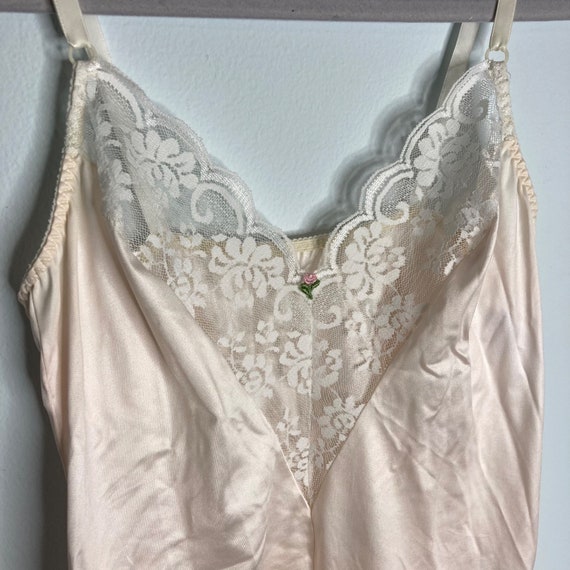 Vintage Maidenform Chantilly Lace Full Slip Light Pin… - Gem